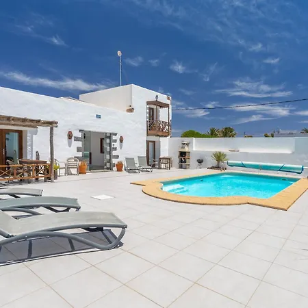 Apartament Rincon Botanico - Shared Pool - Island Location - 10 Mins Drive To Famara And La Santa