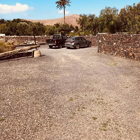 Rincon Botanico - Shared Pool - Island Location - 10 Mins Drive To Famara And La Santa Apartment *